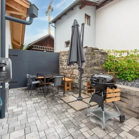 In With Garden And Barbecue Daire *